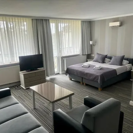 Niedzwiadek 3* Wdzydze Kiszewskie