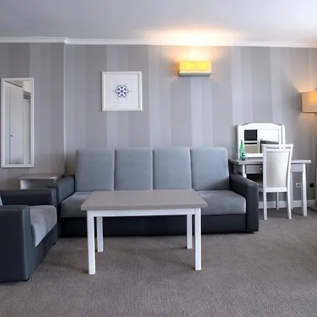 Niedzwiadek Hotel